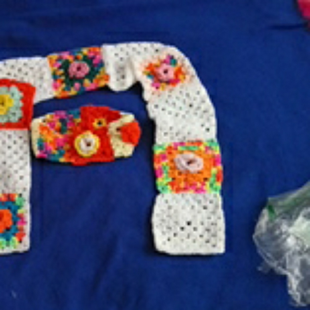 Scarf and headwear set